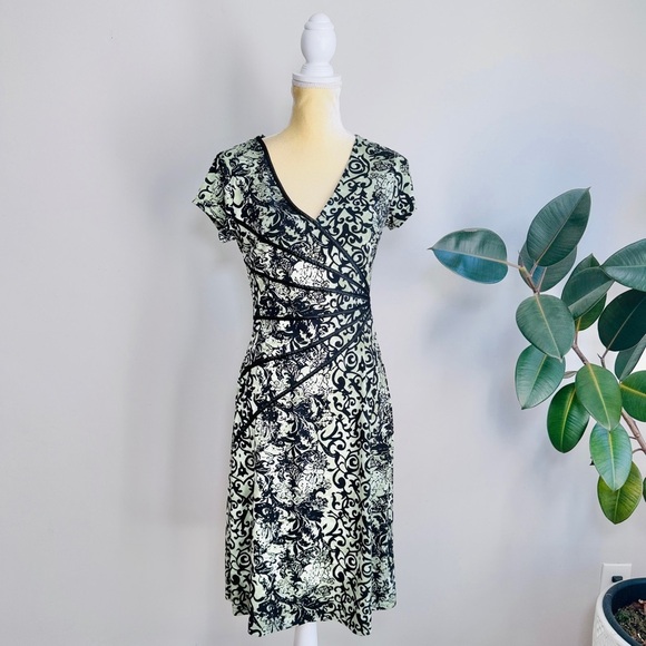 connected apparel Dresses & Skirts - Connected Apparel Women's Y2K Midi Shift Dress Paisley Floral Size 6